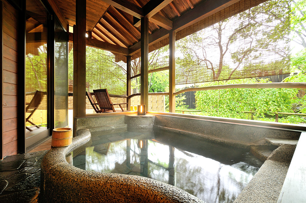 母屋 露天風呂付き客室メイン画像